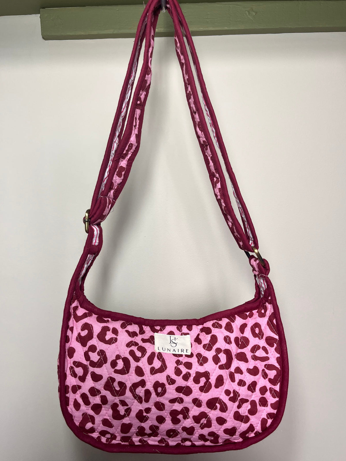 Pink Leopard print Tote bags